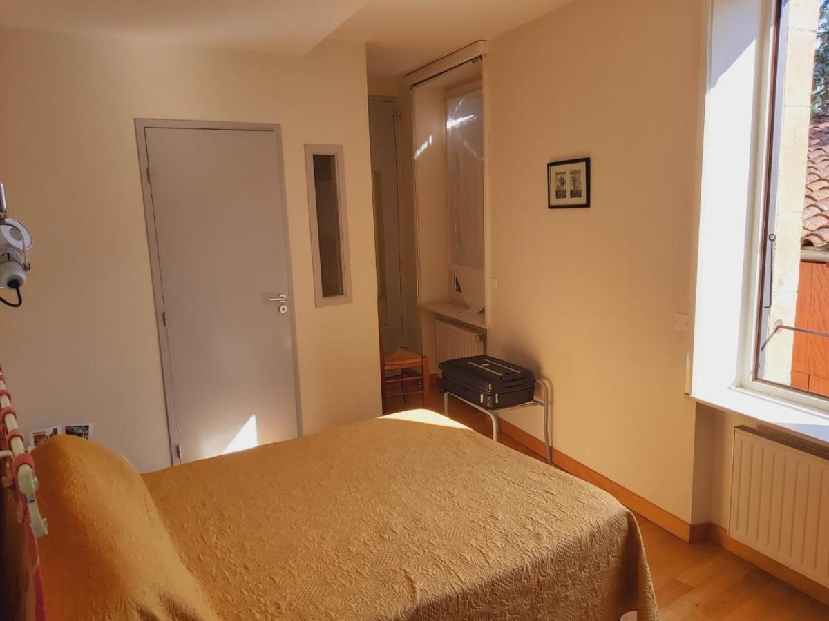 Le Relais De La Tour Hotel 3*